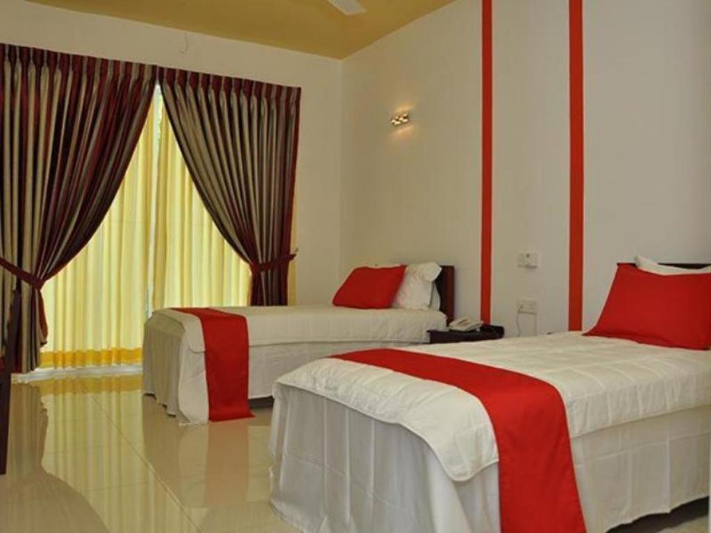 Rainbow Lagoon Resort Негомбо Екстериор снимка