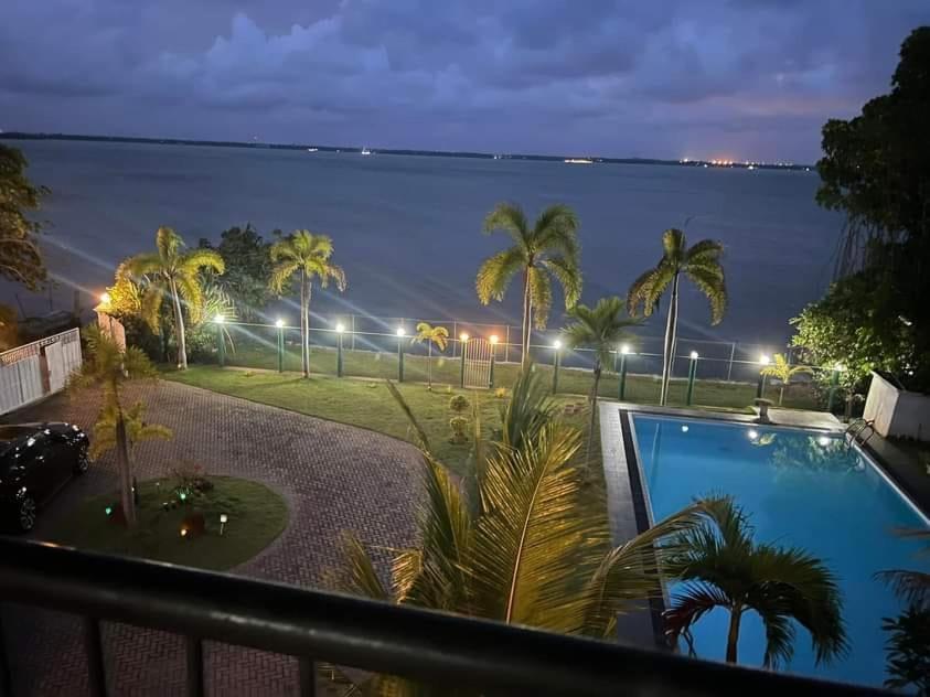 Rainbow Lagoon Resort Негомбо Екстериор снимка
